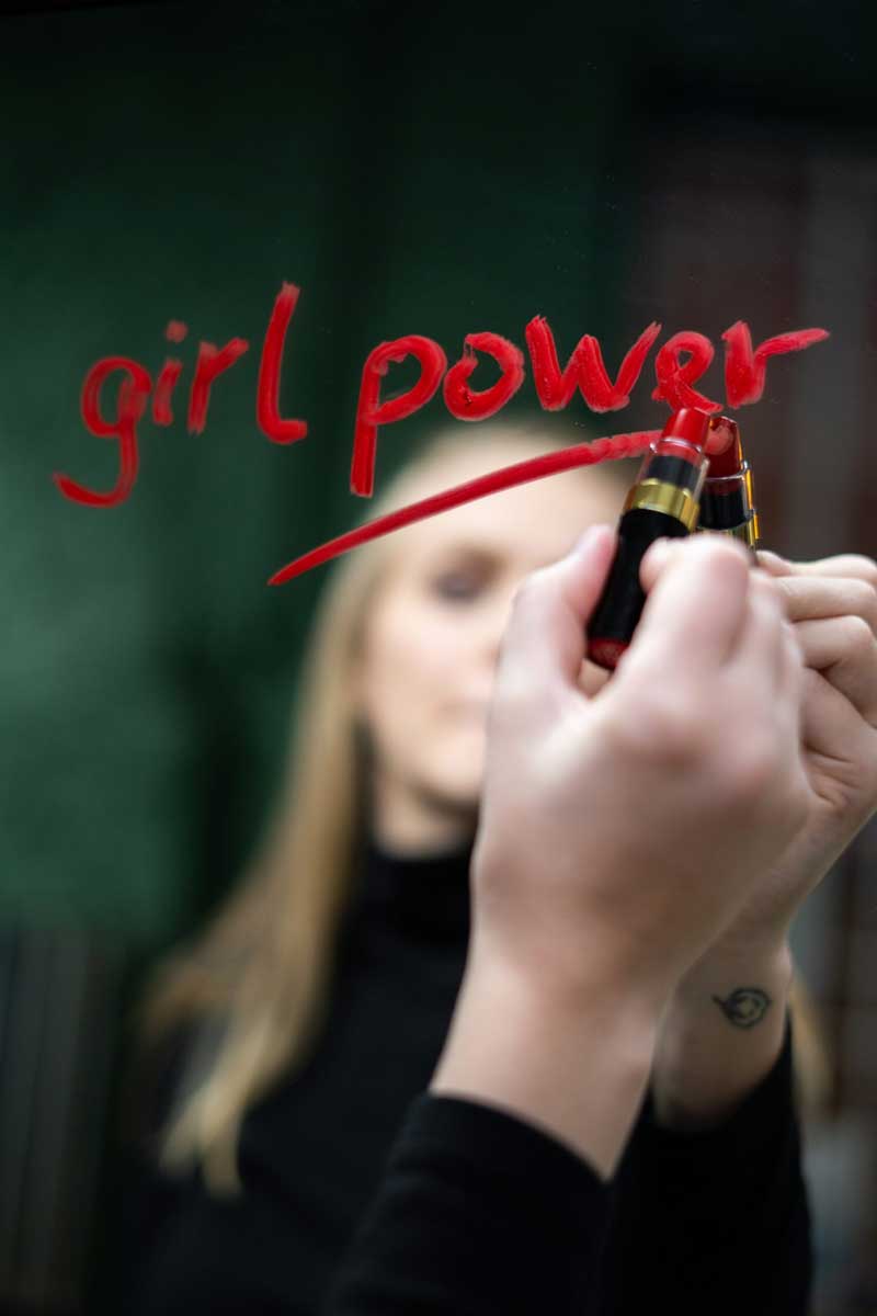 lipstick girl power