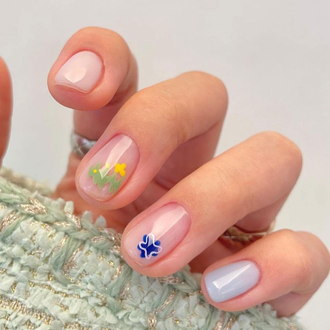 Пролетен маникир за сите кои не сакаат цветни детали на ноктите